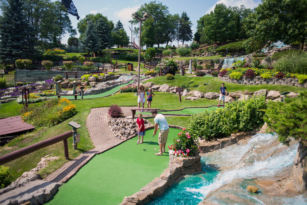 7 Best Mini Golf Courses in Wisconsin Dells (Ranked)